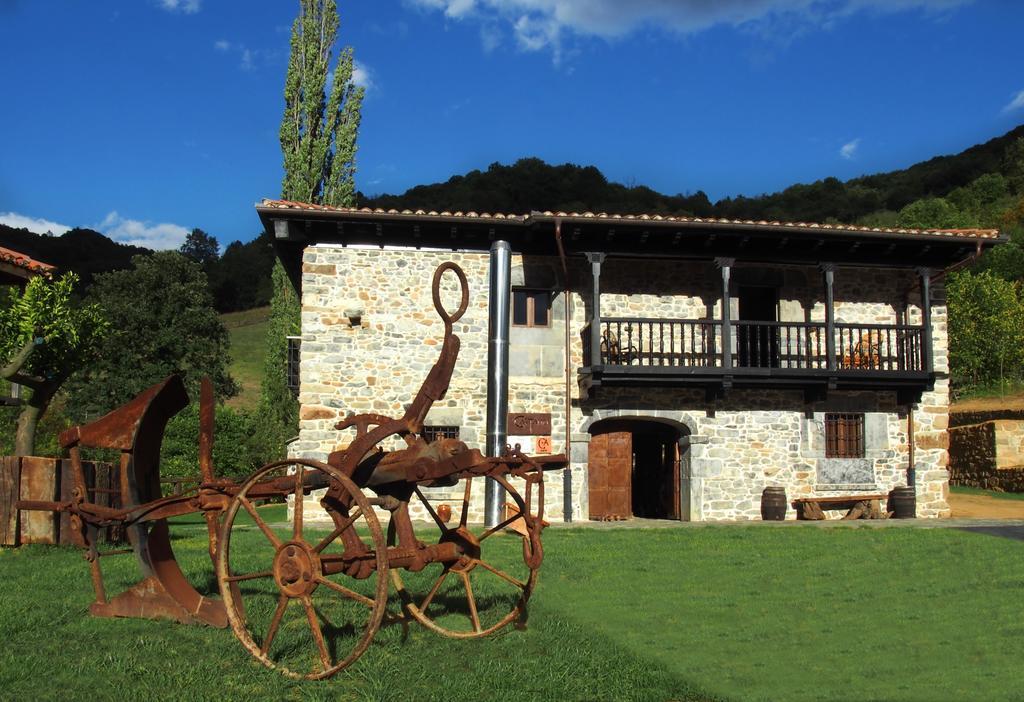 Casona De El Castaniu Hotel Serrapio Exterior photo